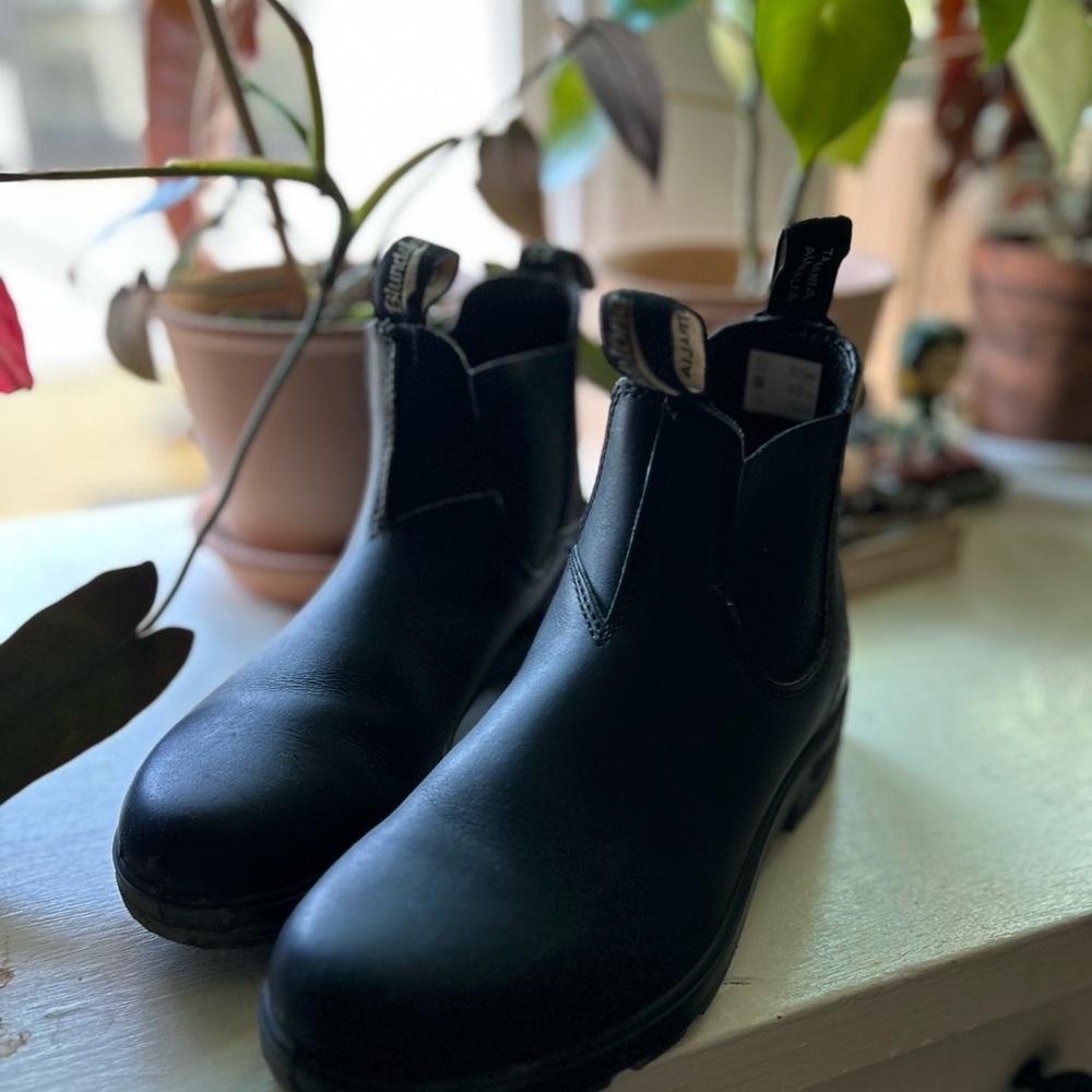 Blundstone Black Leather Chelsea Boots 7